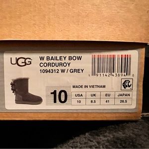 Women’s gray Ugg boots NWOT
